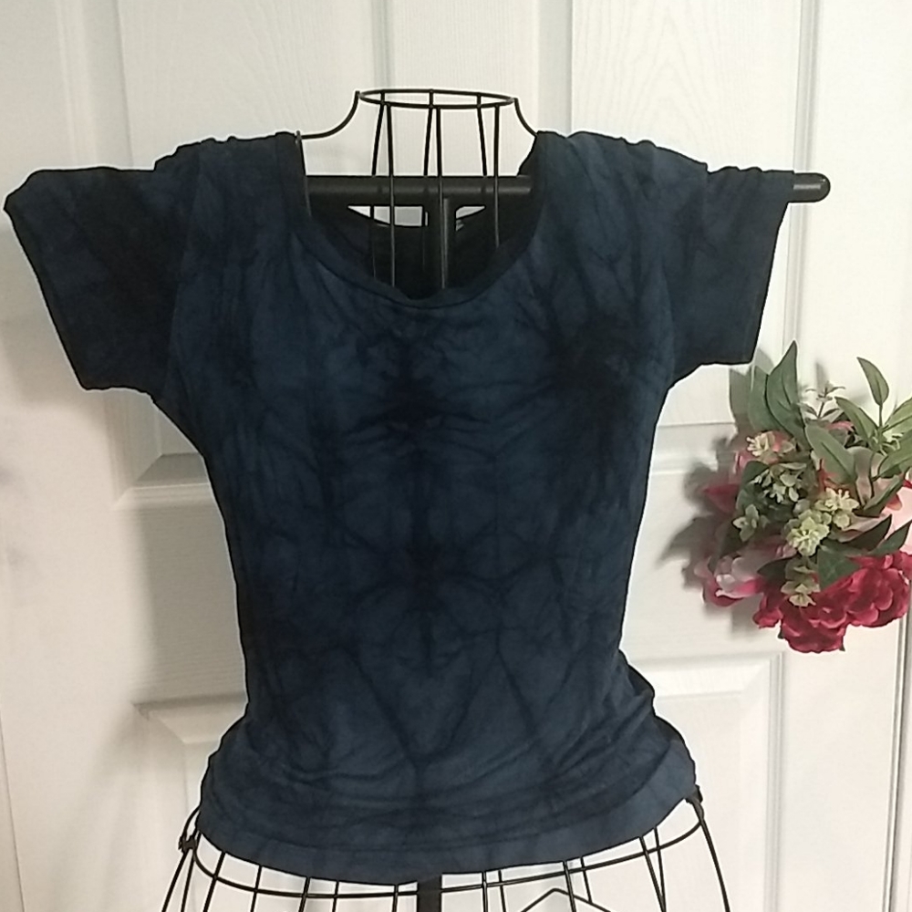 Tahari navy t-shirt